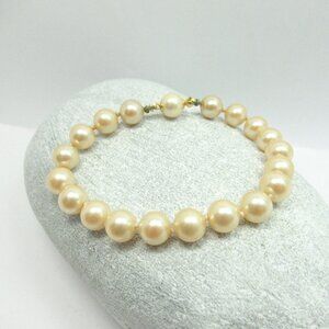 Vintage glass pearl bracelet